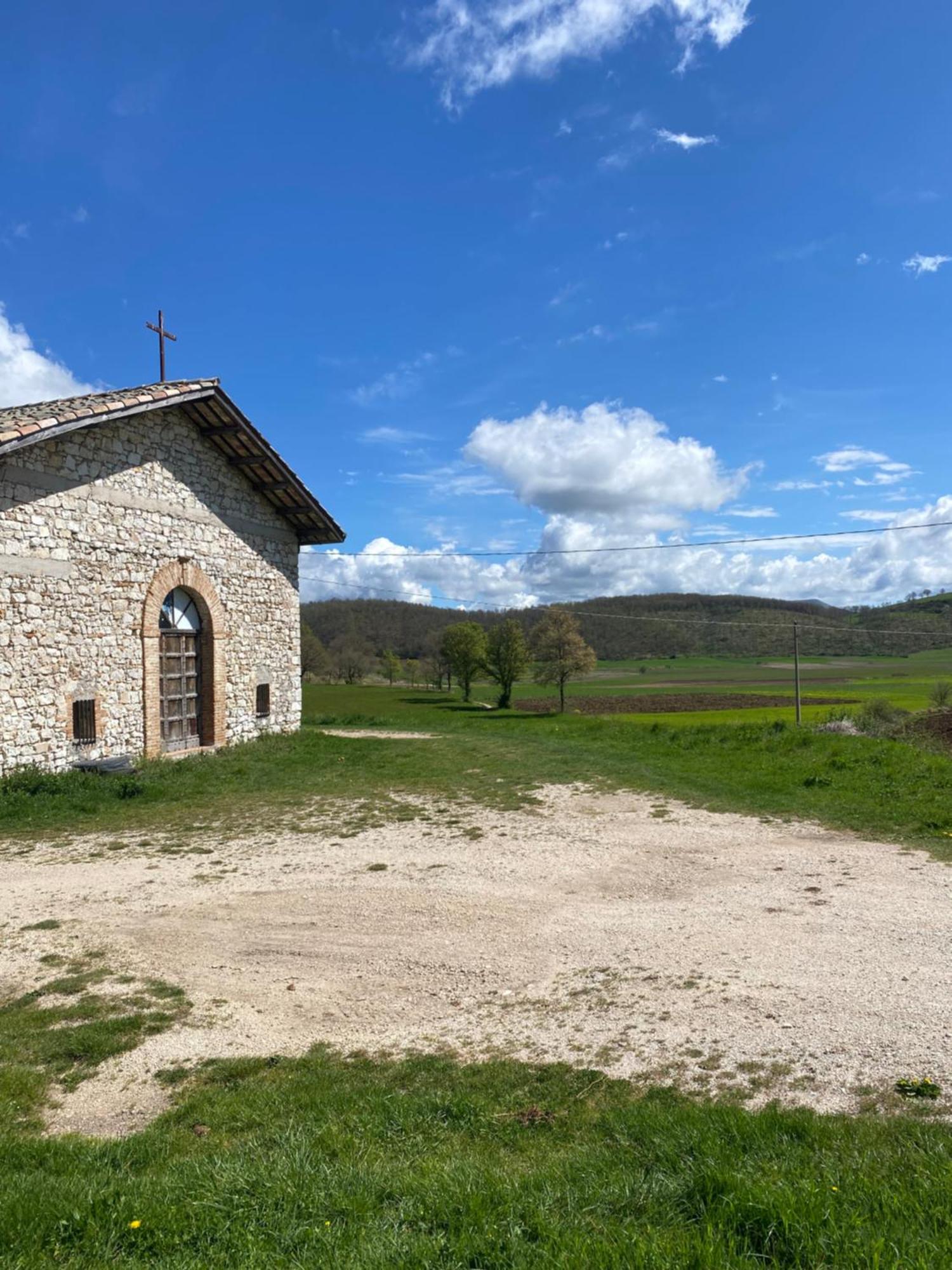 Chalet Ricciano Фолиньо Екстериор снимка